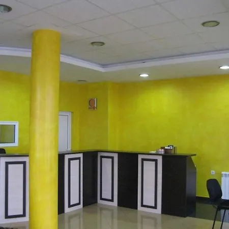 纳克拉酒店 * Radnevo